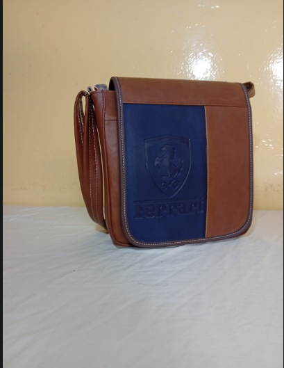 MARICONERA EN POLIPIEL PREMIUM